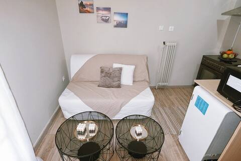Top Airbnb: Cozy Apartment in the heart of Athens! in ΠΛΑΤΕΙΑ ΑΤΤΙΚΗΣ
