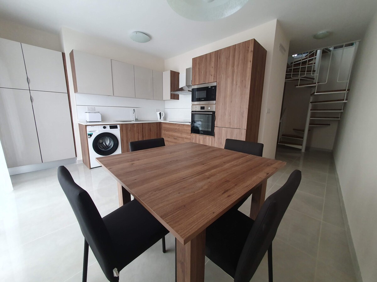 New Seafront Apartment Sleeps 3