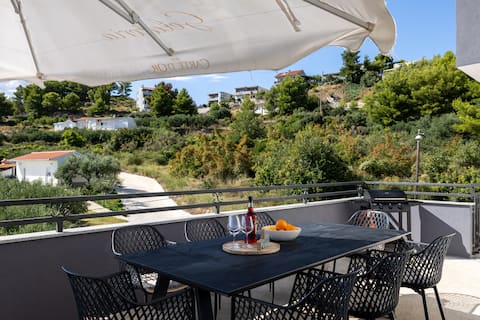 Apartment "Under the Rock"