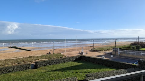 Top Airbnb: Sea view - The spray of Sword Beach in Hermanville Sur Mer