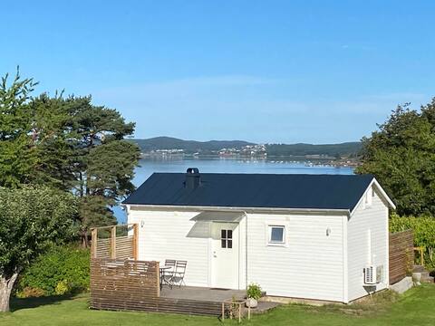 Cabin with patio & sea view