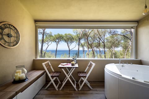Popular Airbnb listing: Cosy Apartment by the Sea + SPA in Quartu Sant'elena