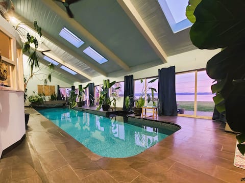 Indoor Pool w/ Amazing Waterfront Views & Hot Tub