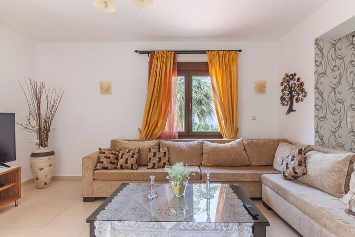 Family Villa w/Private Pool, Childrens Area & BBQ gallery image 3