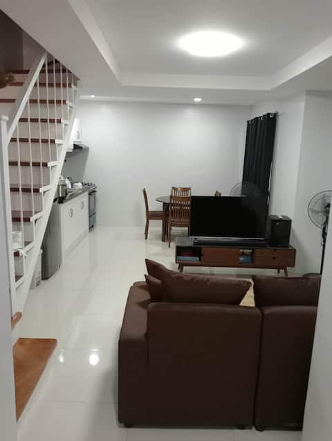 Premium Town house w/pool w/ free parking