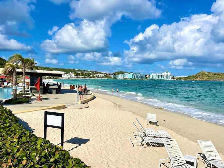 DawnBeach Club 4 Bed/4Bath Villa. Pool & Beach Acc Houses for Rent in