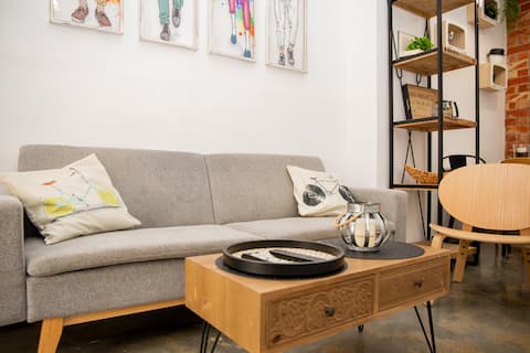 Popular Airbnb listing: Maná Loft, original loft in downtown Alicante in Alacant / Alicante