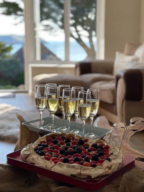 5 Bed Seaview Holiday Home - Seagulls