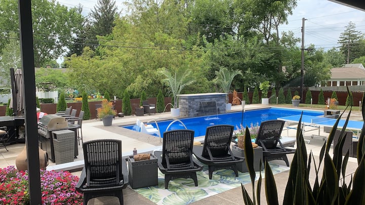 The LUXE Of Peoria! 6000sqf! Unbelievable pool!