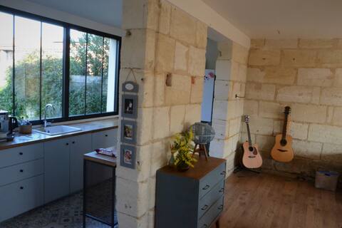 Charming family home - wood stove/garden