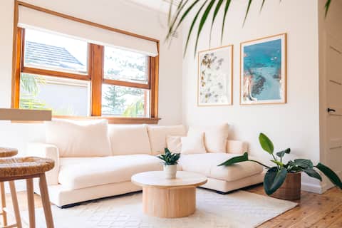 Top performing Airbnb: Newly renovated | Tropical Oasis | Water Views in Sydney