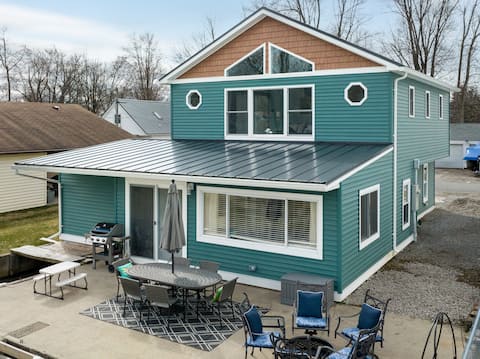 Cozy Lake House w/ Boat Dock & Canal