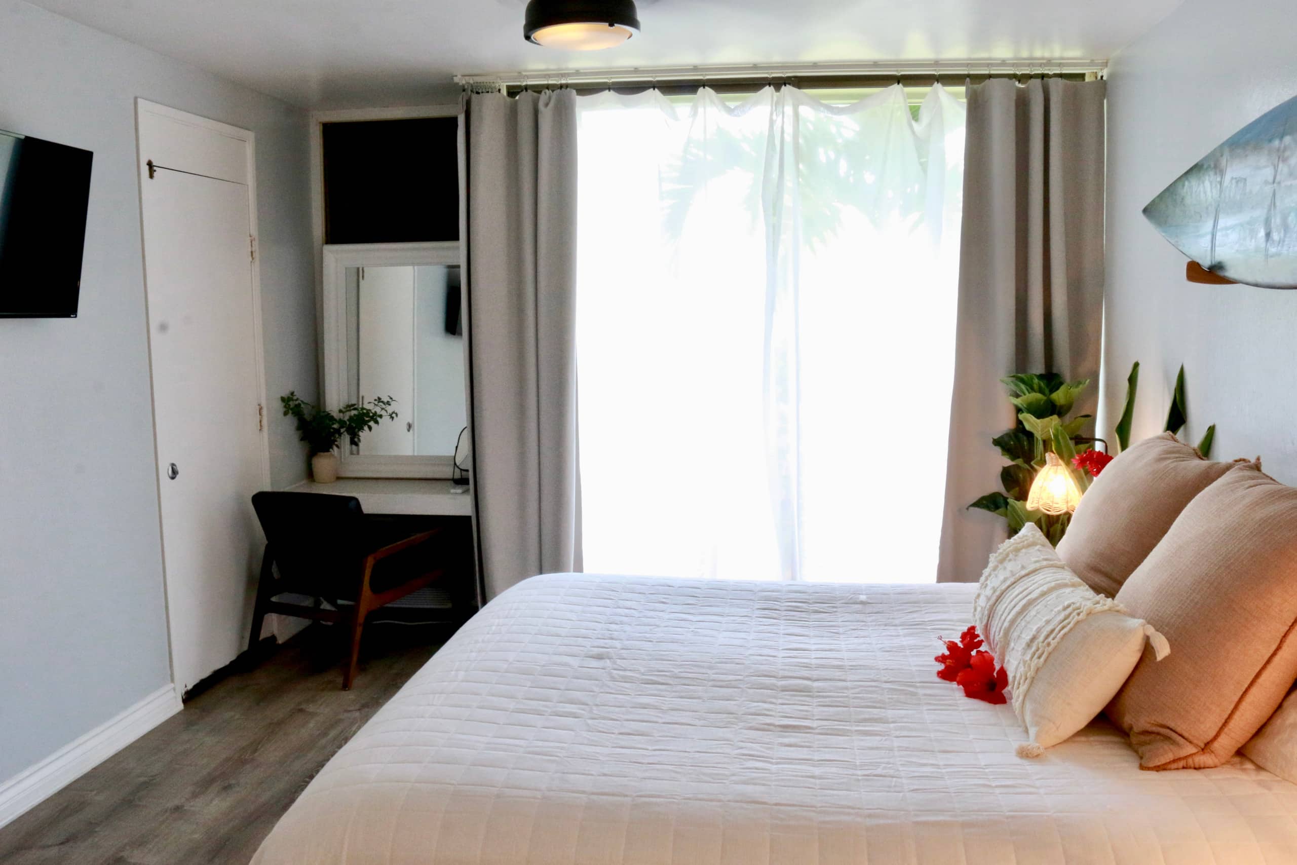 Turtle Bay Bungalow- Parking, AC & Walk to Beach - Image 16