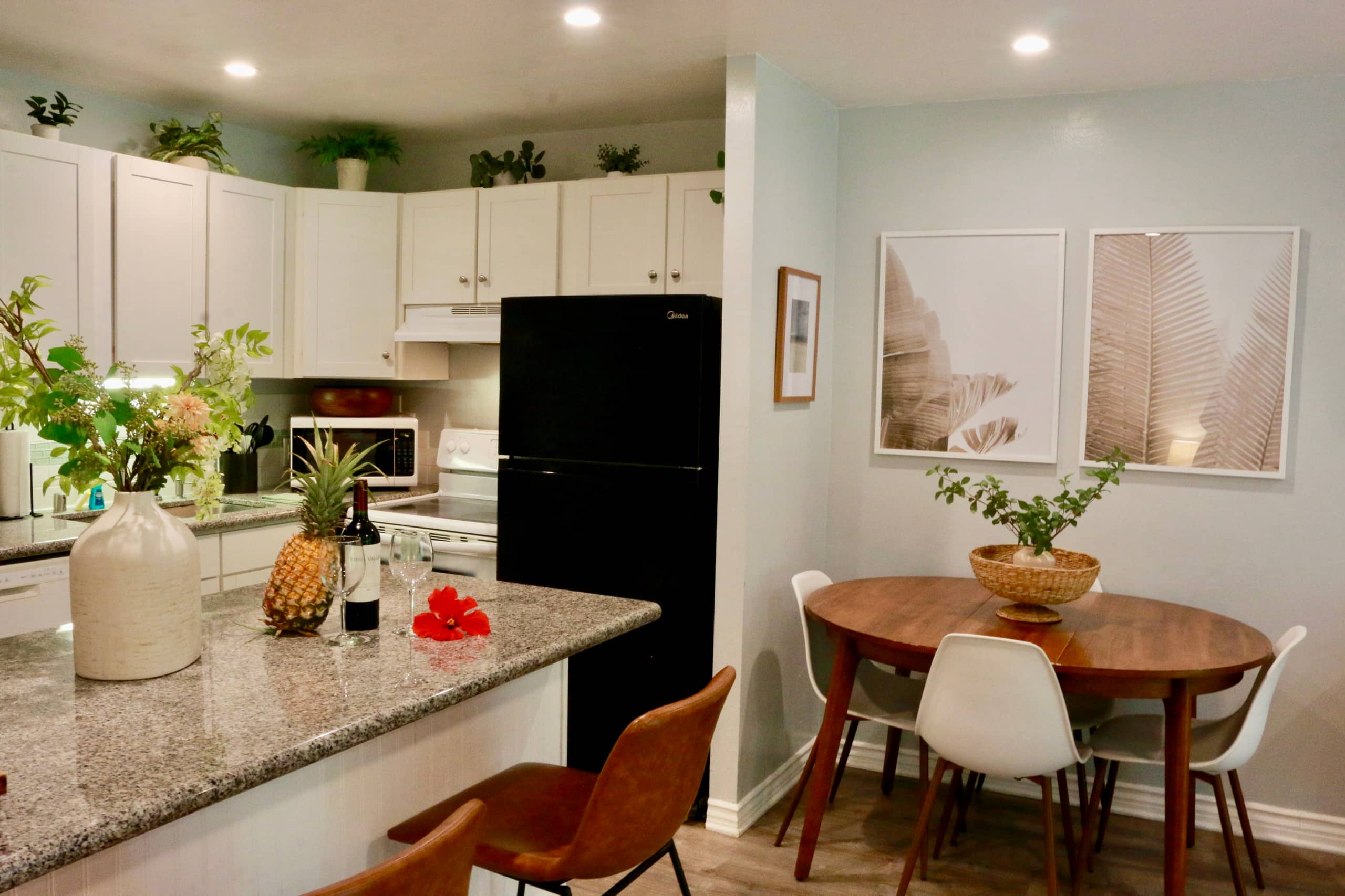 Turtle Bay Bungalow- Parking, AC & Walk to Beach - Image 8