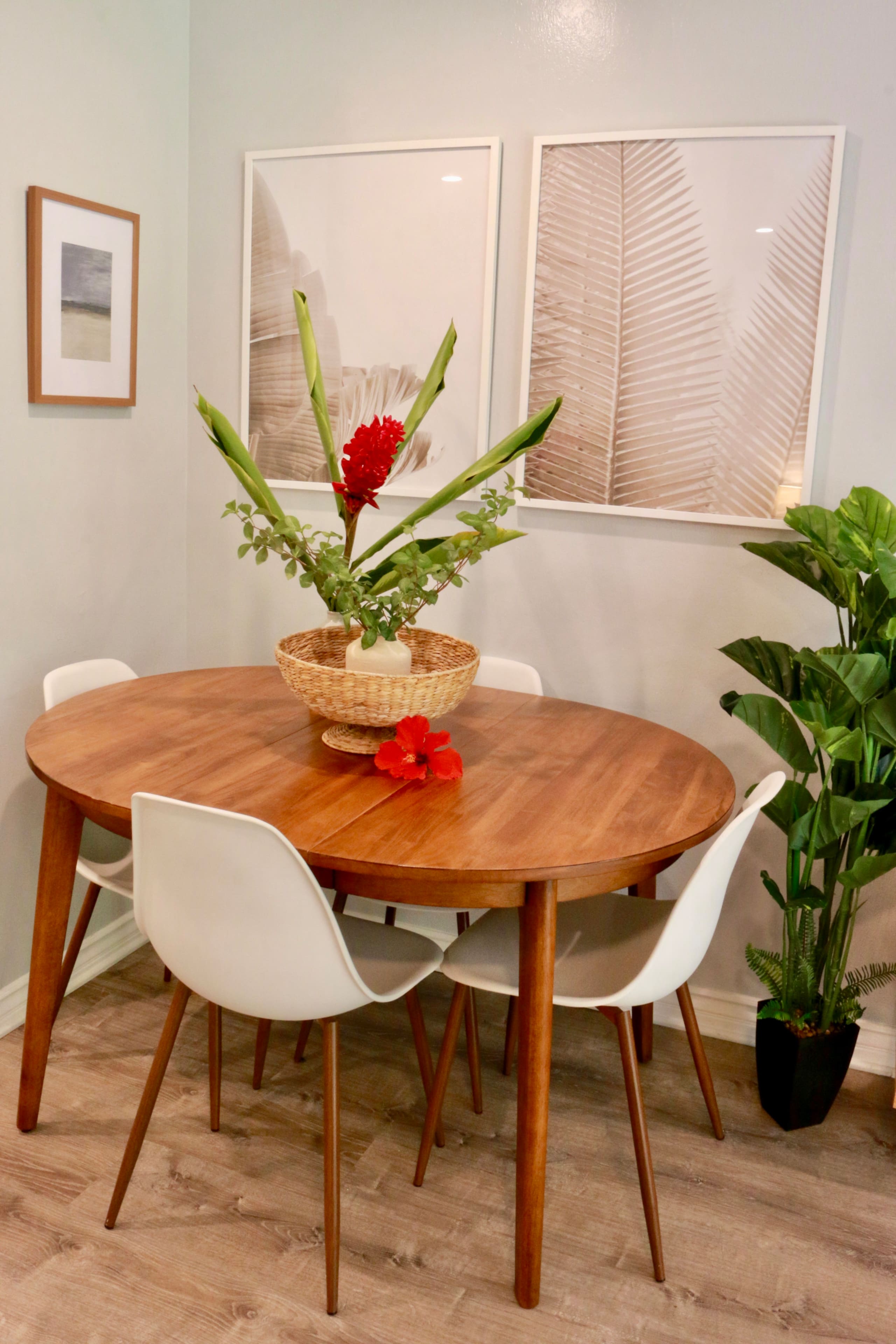 Turtle Bay Bungalow- Parking, AC & Walk to Beach - Image 11