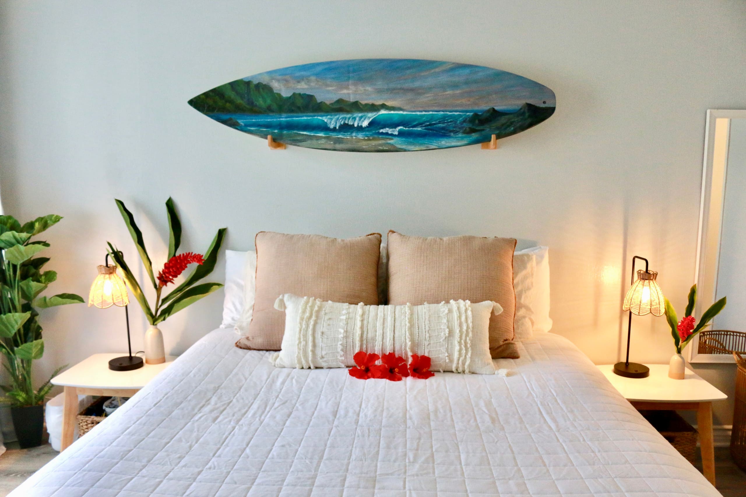 Turtle Bay Bungalow- Parking, AC & Walk to Beach - Image 13