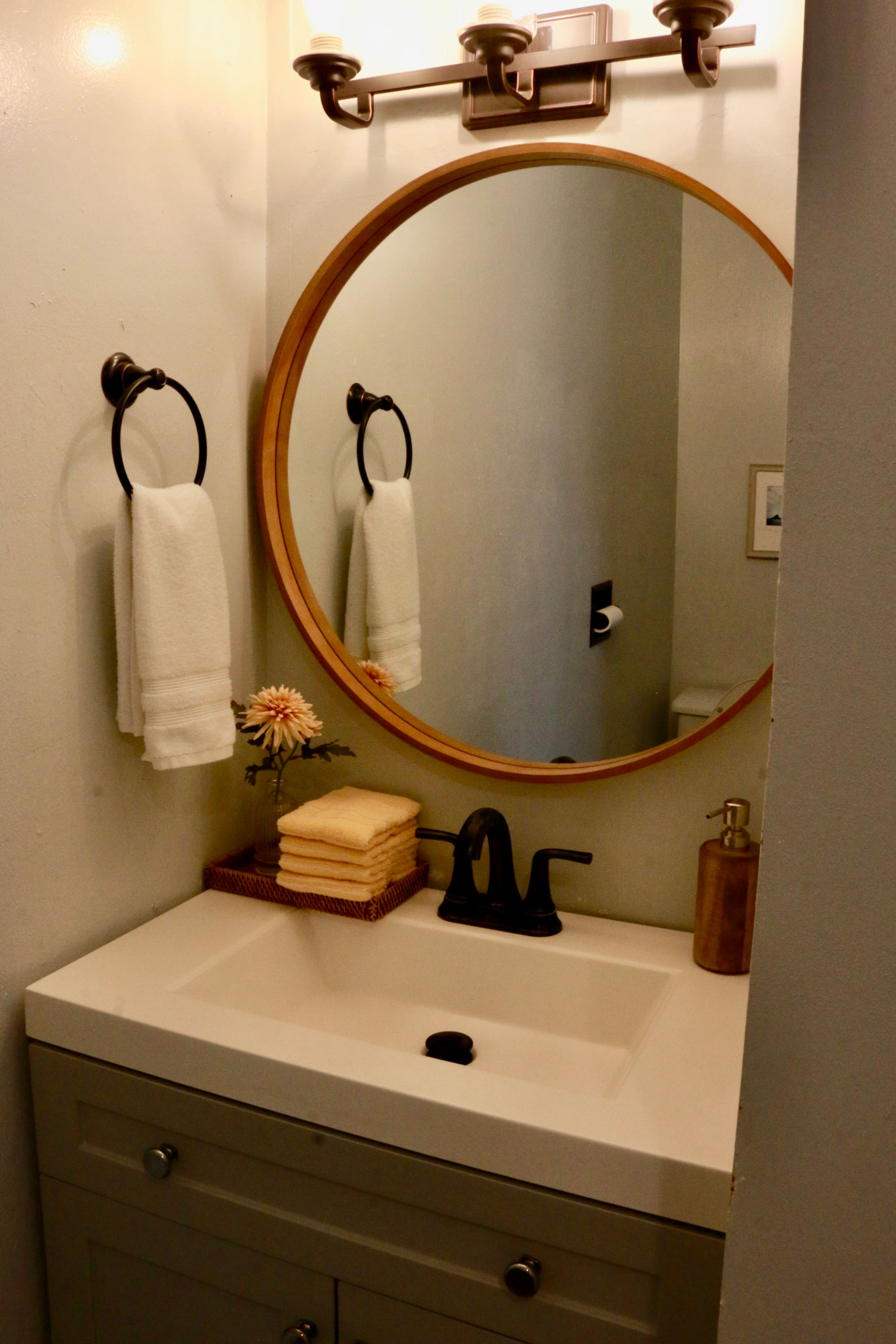 Turtle Bay Bungalow- Parking, AC & Walk to Beach - Image 19