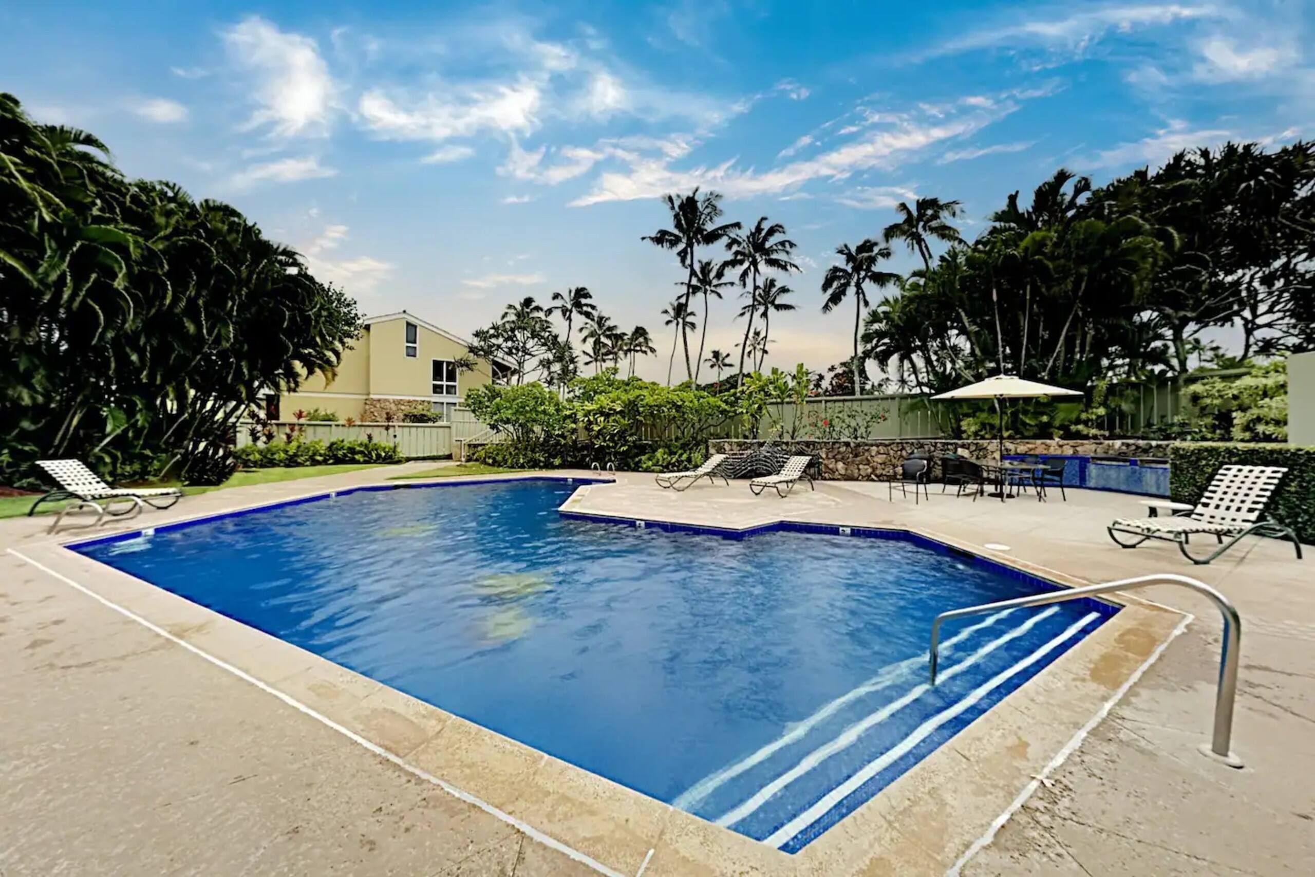 Turtle Bay Bungalow- Parking, AC & Walk to Beach - Image 32