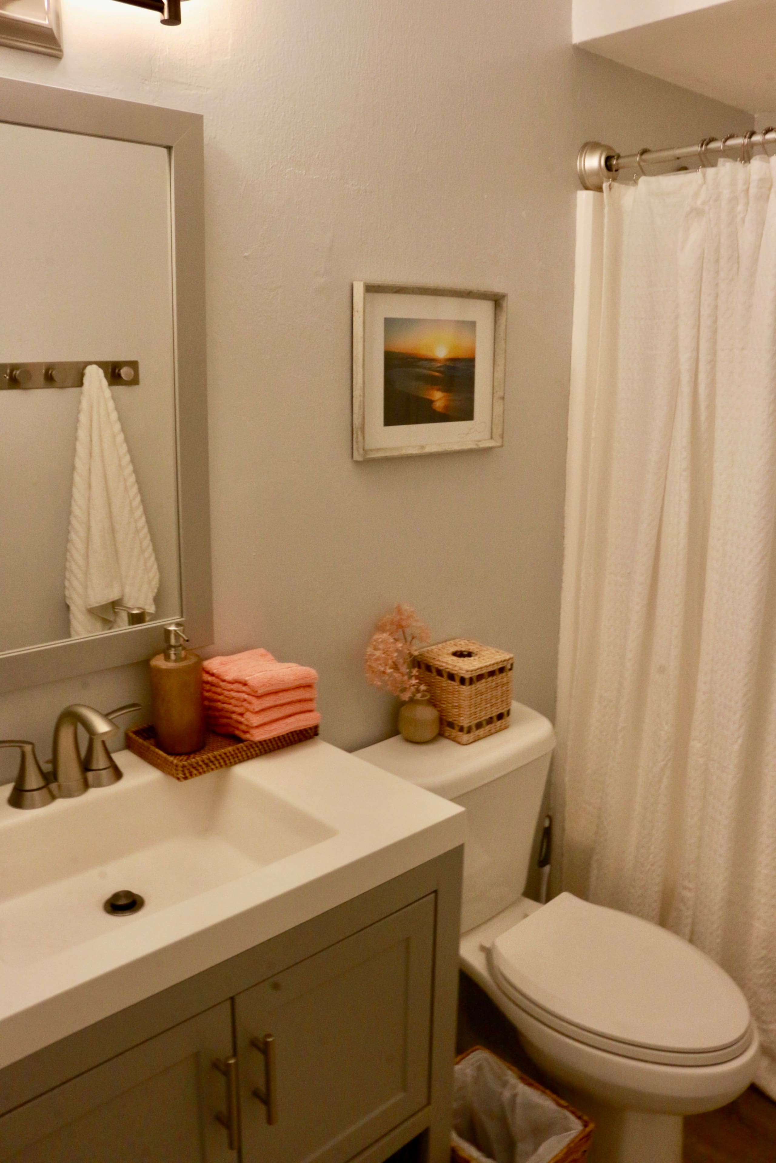 Turtle Bay Bungalow- Parking, AC & Walk to Beach - Image 20