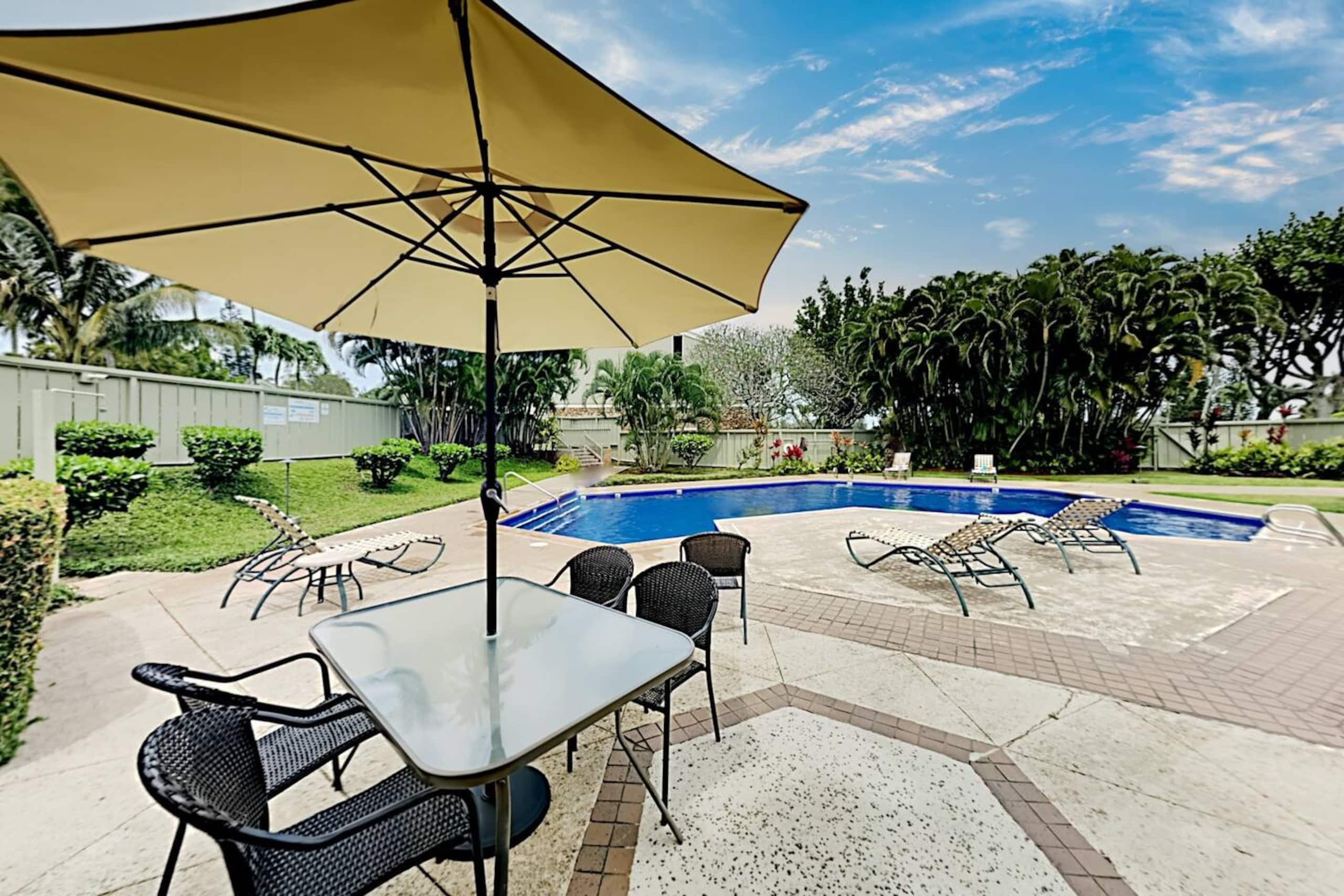 Turtle Bay Bungalow- Parking, AC & Walk to Beach - Image 31