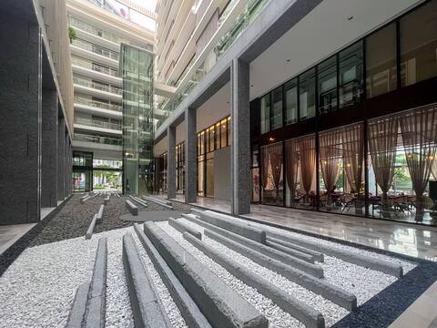 The Peak Midtown near SECC & Crescent