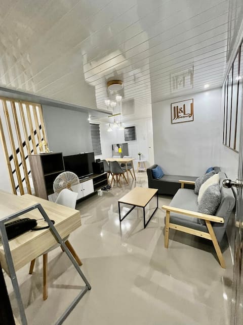 1 Airconditioned Bedroom Unli Wi-fi /Netflix