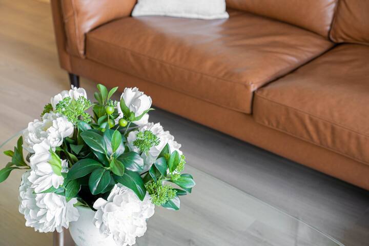 Waterfront 2BR Docklands apt w Balcony&FreeParking gallery image 3