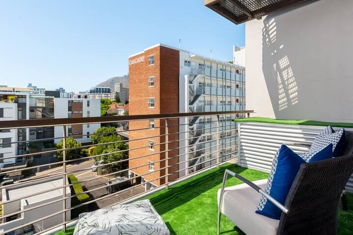 Waterfront/Pool/Gym/Central gallery image 4