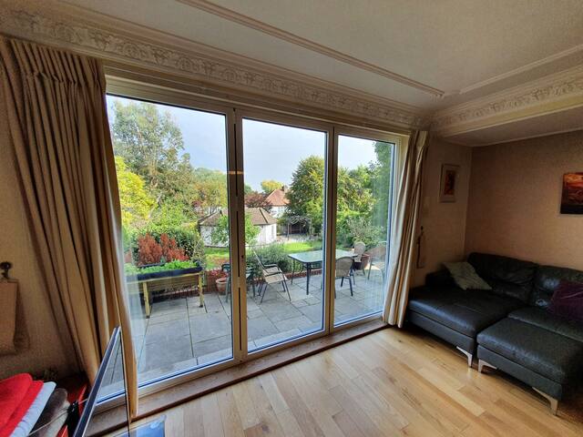 Spacious family house-amazing garden&opposite park gallery image 5