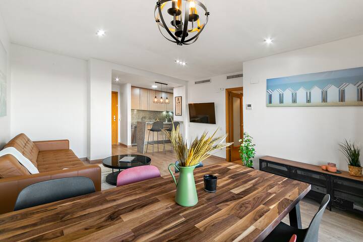 On the 15th floor, seaviews and swimming pool(S1) gallery image 4