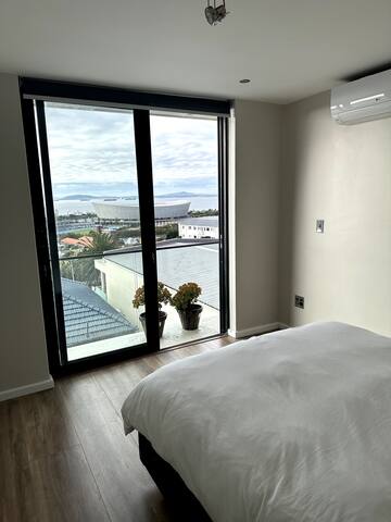 Panoramic views of Green point. gallery image 2