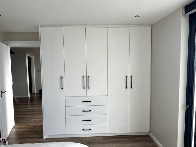 Panoramic views of Green point. gallery image 3