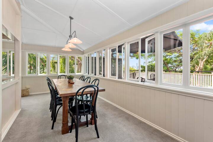 Poppy’s Place! 4Bed/1Bath/2Car/Views/House ~Bardon gallery image 2