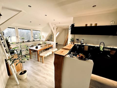 Charming Top-Floor Apartment