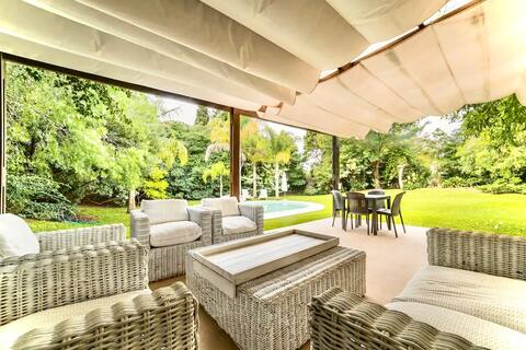 Boheme, Villa en Beverly Hills