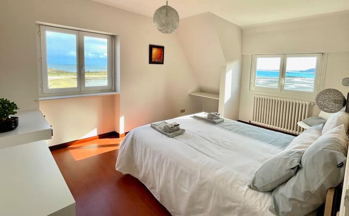 двојна спална соба на 2-ри кат 
160×200 см кревет