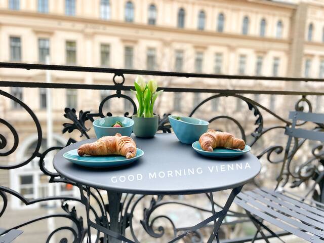 Loft2Be, Vienna City Loft for 8 gallery image 2