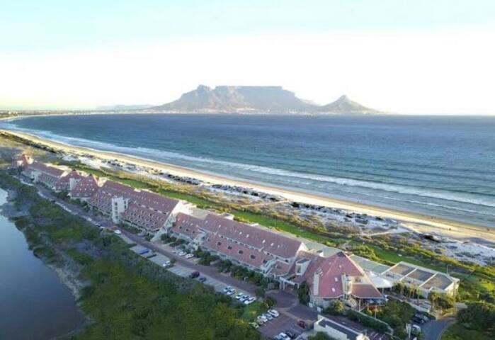 Beachfront apartment sleeps max 6 persons gallery image 5