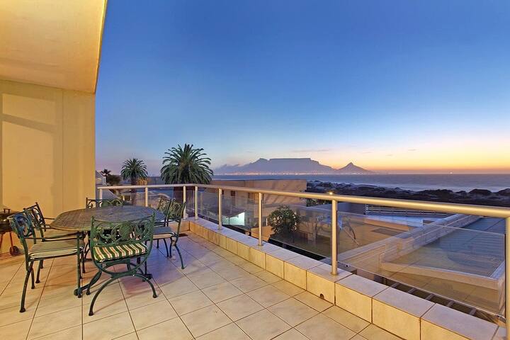 Beachfront apartment sleeps max 6 persons gallery image 2