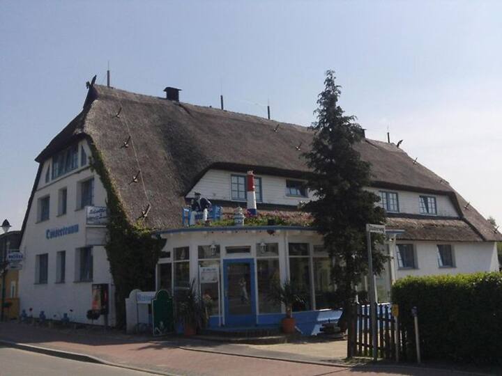 Maritimes DZ 550m from the Baltic Sea Hotels for Rent in Rostock