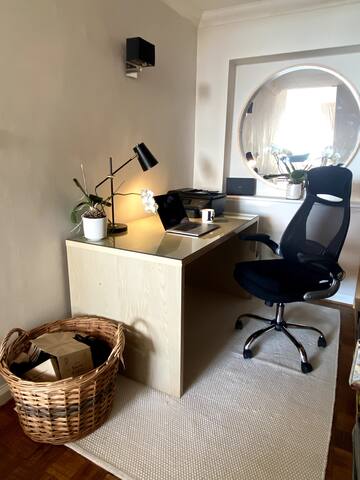 Backing Onto Richmond Park: Stunning 4B House gallery image 3