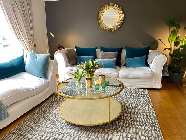 Backing Onto Richmond Park: Stunning 4B House gallery image 2