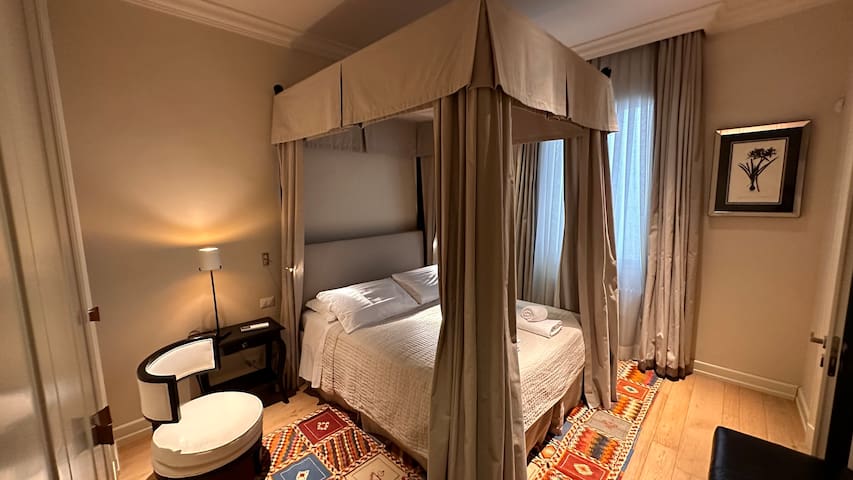 Ponte vecchio luxurious home gallery image 4