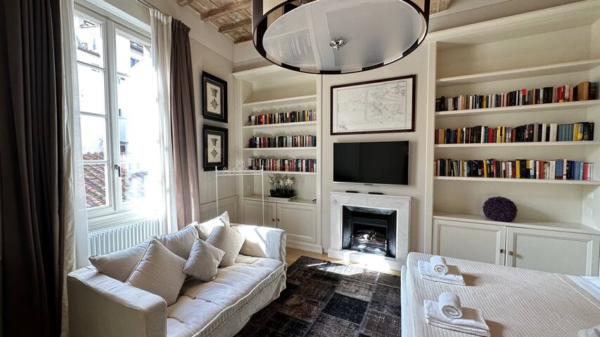 Ponte vecchio luxurious home gallery image 3