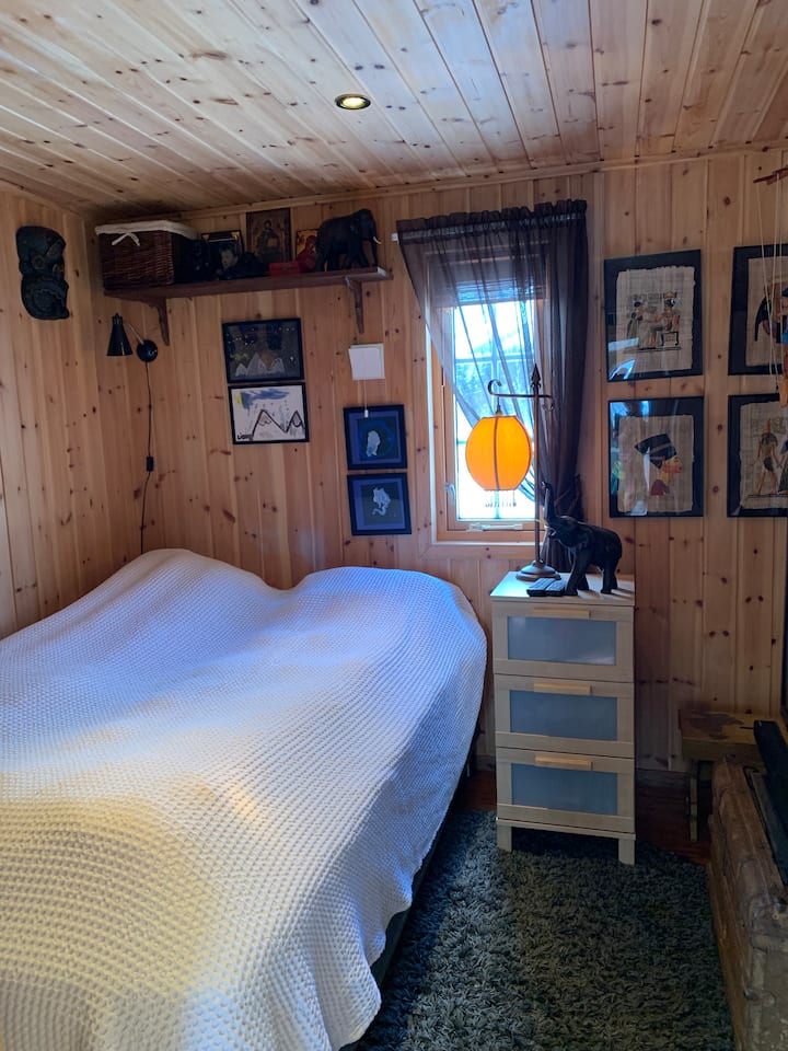 Habitación 2, con cama de 140 cm.