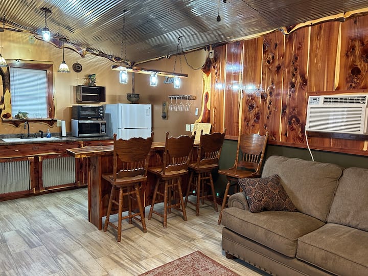 WinnRock Cabin near Crystal Mines & Lake Ouachita Cabins for Rent in