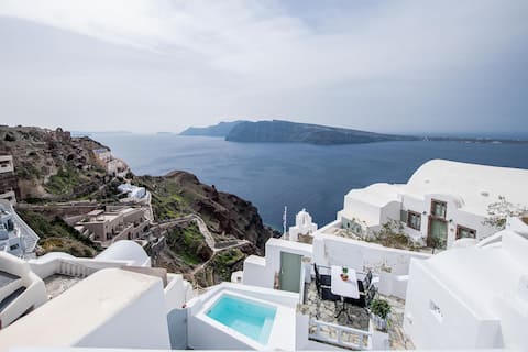 Ambi, Authentic Cycladic Cave Villa | Caldera View