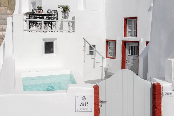 Ambi, Authentic Cycladic Cave Villa | Caldera View gallery image 2