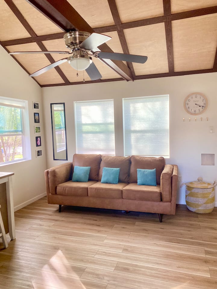 Dog Friendly Airbnb Fenced Yard