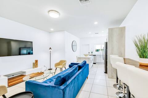 'Lavender' at Aviara Lake Worth